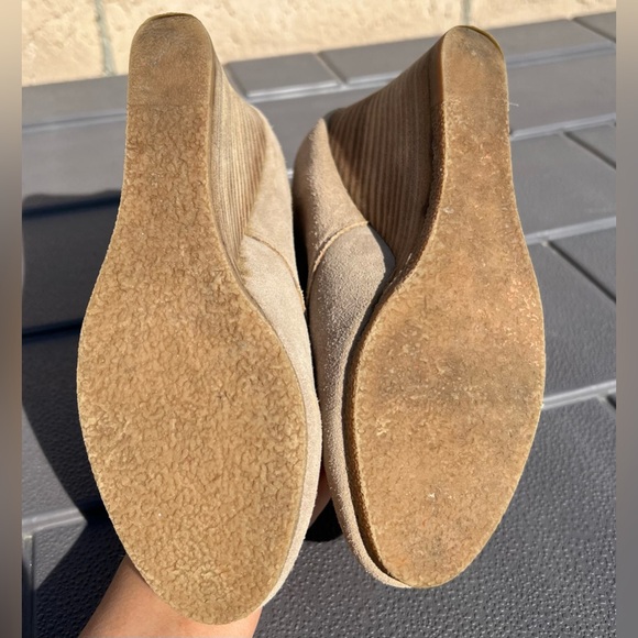 Steve Madden P-Danni Suede Wedge Heel Lace-up Booties in Tan. - Picture 7 of 9